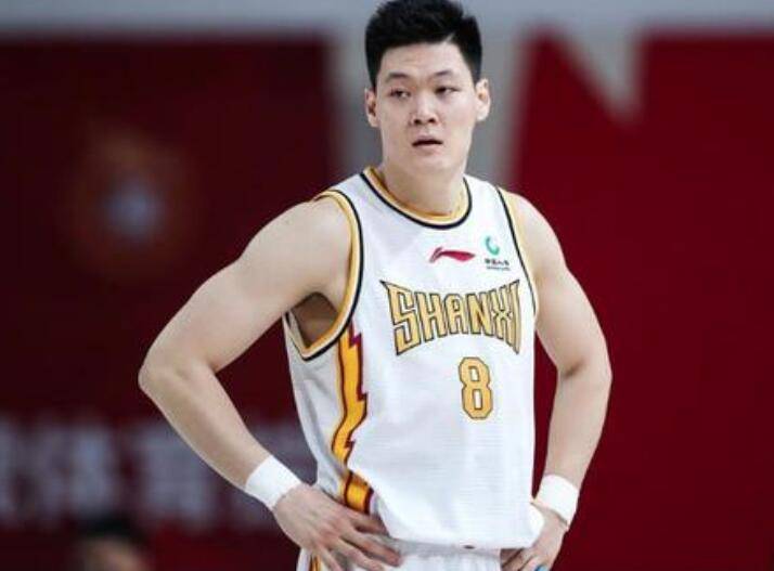 里贝里儿子赛义夫身穿阿尔及利亚球衣自拍，引起热议（里贝里之子赛义夫穿阿尔及利亚球衣晒自拍，引发热议）