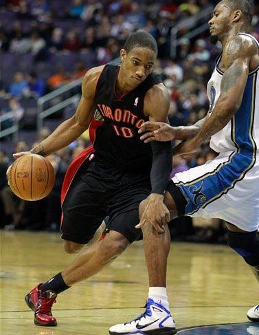 拜仁莱万多夫斯基关键进球锁定胜局（莱万多夫斯基制胜一球助拜仁取胜）