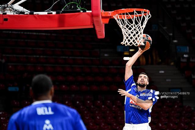 西甲前瞻：皇家社会主场强势但状态存疑，赫罗纳深陷降级区（西甲前瞻：皇家社会主场强势难掩状态起伏，赫罗纳困于降级区）