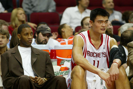 图片报：拜仁内部认为诺伊尔将续约一年，乌尔比希是他接班人（图片报称：拜仁倾向与诺伊尔续约一年，乌尔比希被视为接班人）