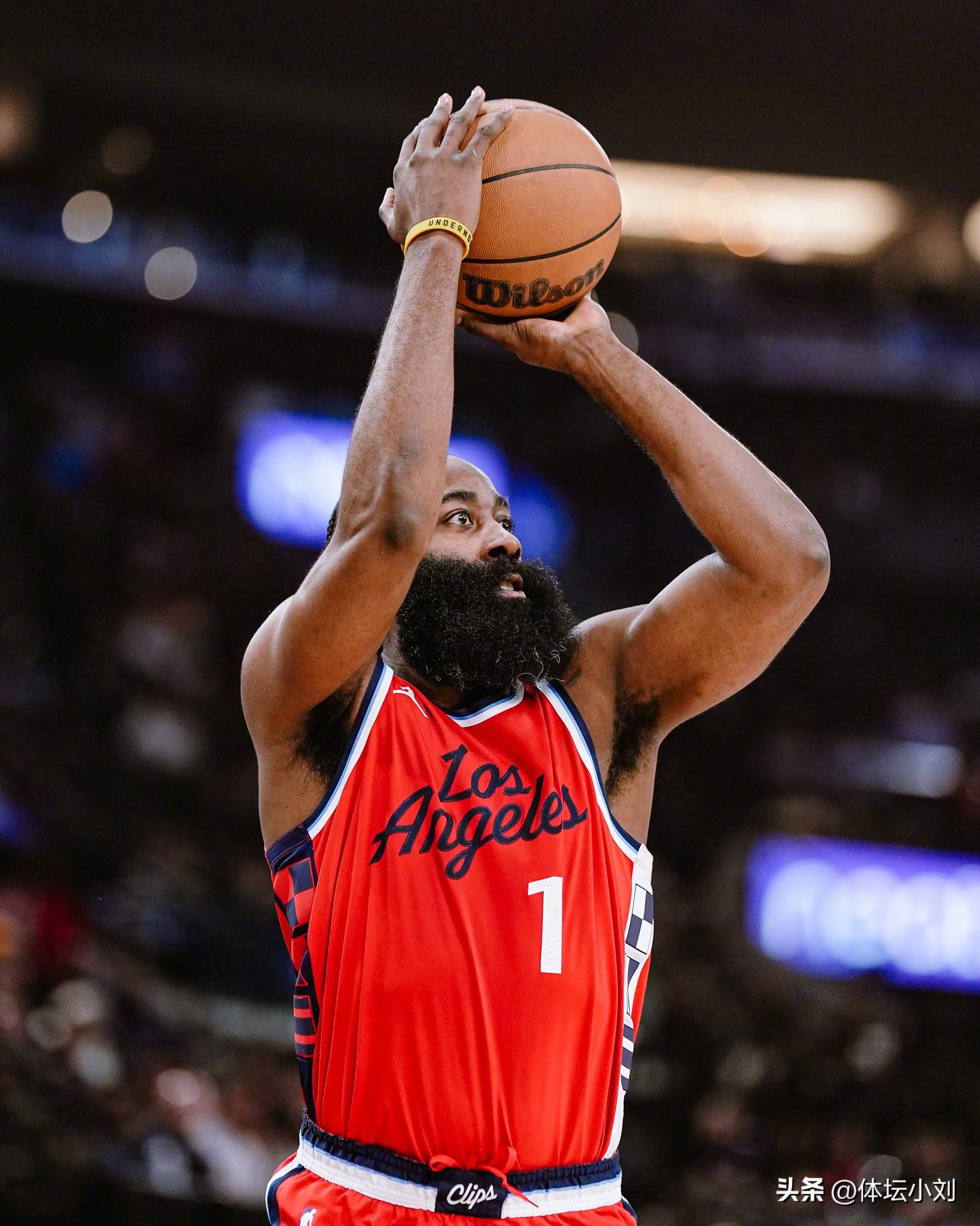 邮报：至少12家俱乐部想租梅努，但球员仍优先考虑那不勒斯（邮报：12支球队欲租借梅努，球员仍将那不勒斯作为首选）