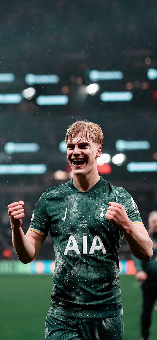 那个受伤倒地的瞬间让人揪心（受伤倒地的一幕令人揪心）