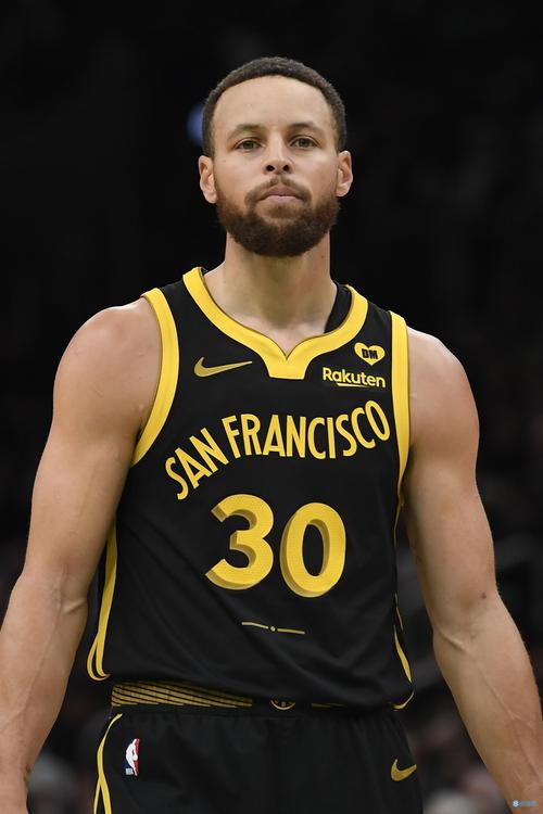 追上咱们盐城的足球巨星了，蒯纪闻还有苏超的队员们（与盐城足球巨星齐名，蒯纪闻联袂苏超队员）